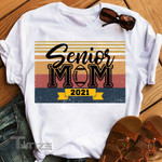 Football senior mom 2021 Graphic Unisex T Shirt, Sweatshirt, Hoodie Size S - 5XL