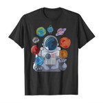 Astronaut knitting 2D T-Shirt
