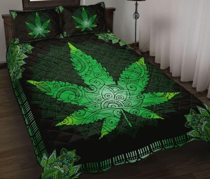 Weed Leaf Mandala Green Quilt Set