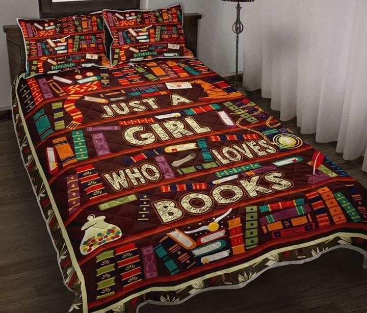 Just A Girl Who Loves Books Red Quilt Set