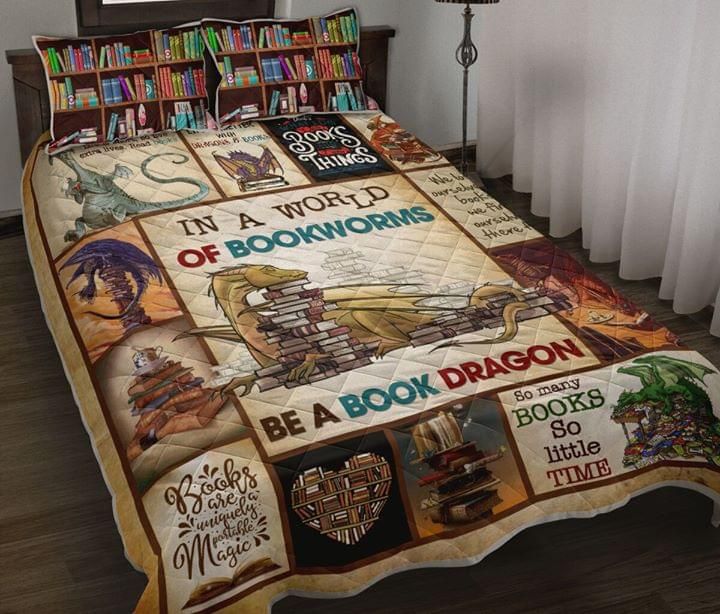 In A World Of Bookworms Be A Book Dragon Quilt Set