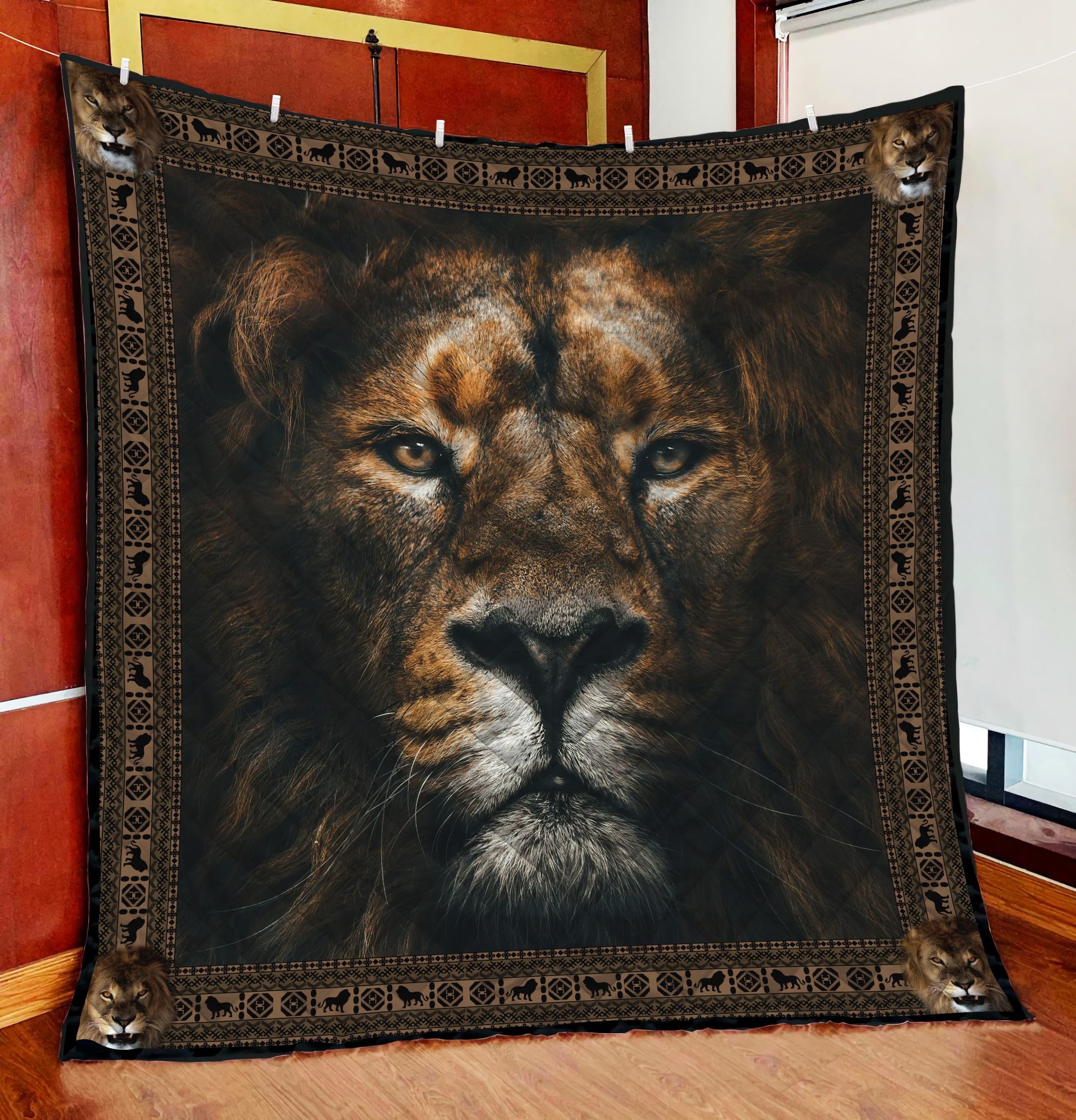 Silence Lion Quilt