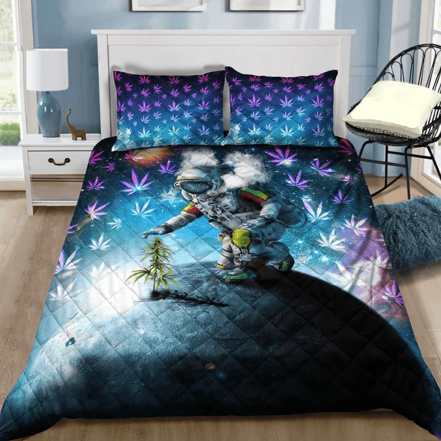 Weed Astronaut Galaxy Quilt Set