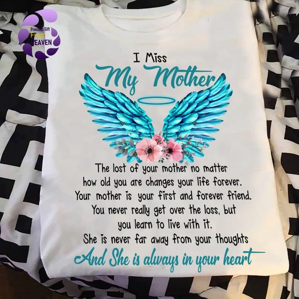 Memorial Gift For Mom Angel Wings T-shirt She Is Always In Your Heart