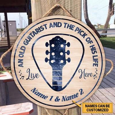 Personalized Gift For couple Guitar Wood Circle Sign An Old Guitarist