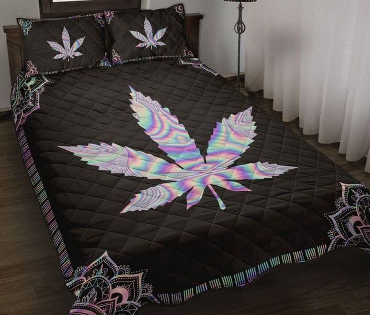 Cannabis Mandala Black Quilt Set