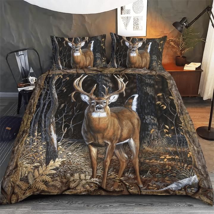 Deer Hunting Looking At You Bedding Set