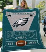 Philadelphia Eagles Logo Premium Quilt