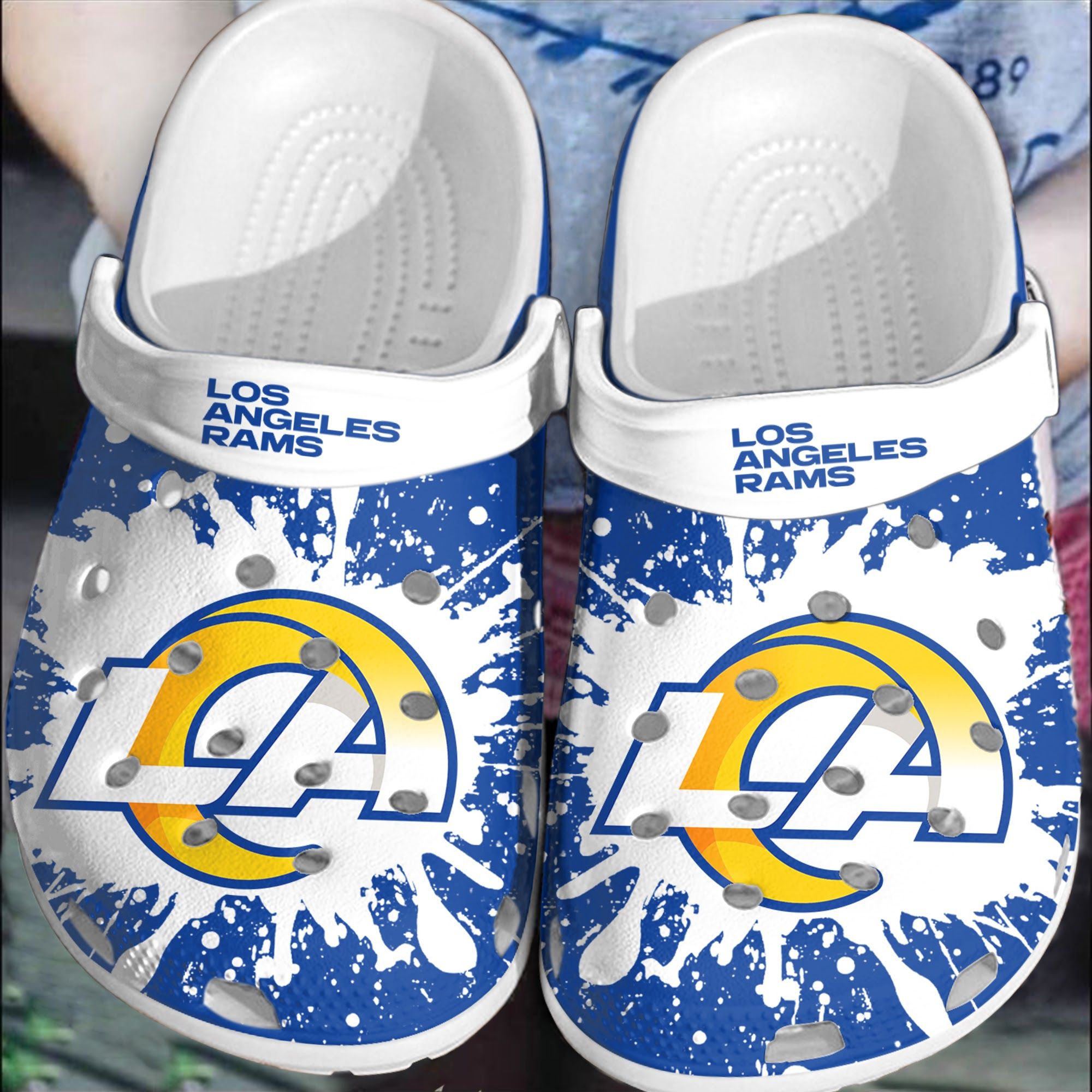 If you'd like to purchase a pair of Crocband Clogs, be sure to check out the official website. 21