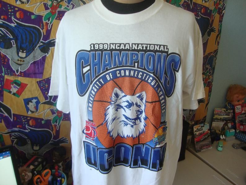 Vintage 90's University Of Connecticut Huskies UConn 1999 Ncaa Basketball Final Four Champions New Shirt
