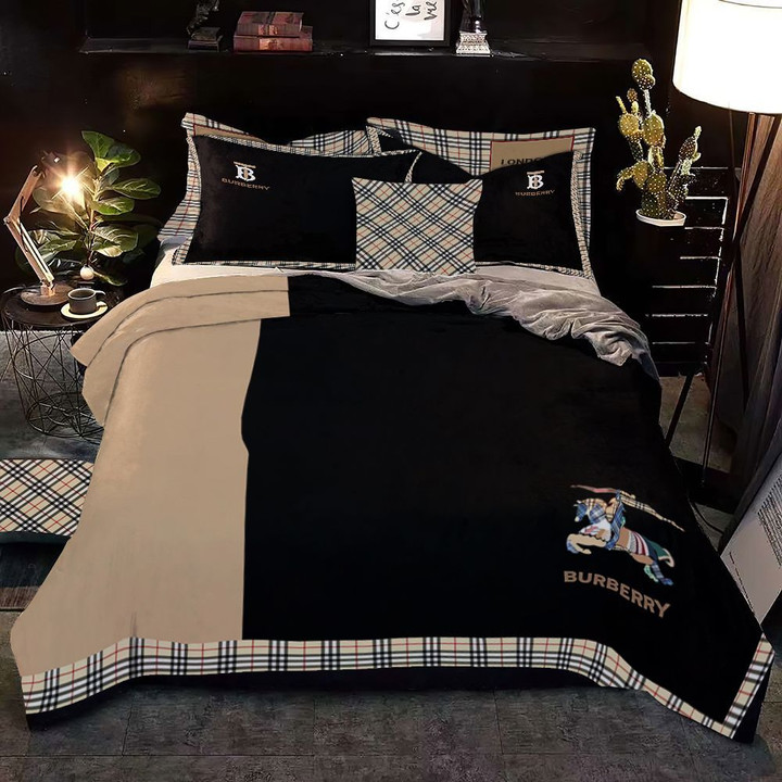 This Bedding Set Is Comfortable To Sleep On Word2