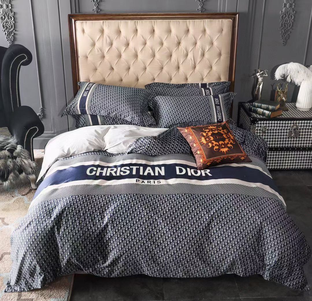 Let me show you about some luxury brand bedding set 2022 43