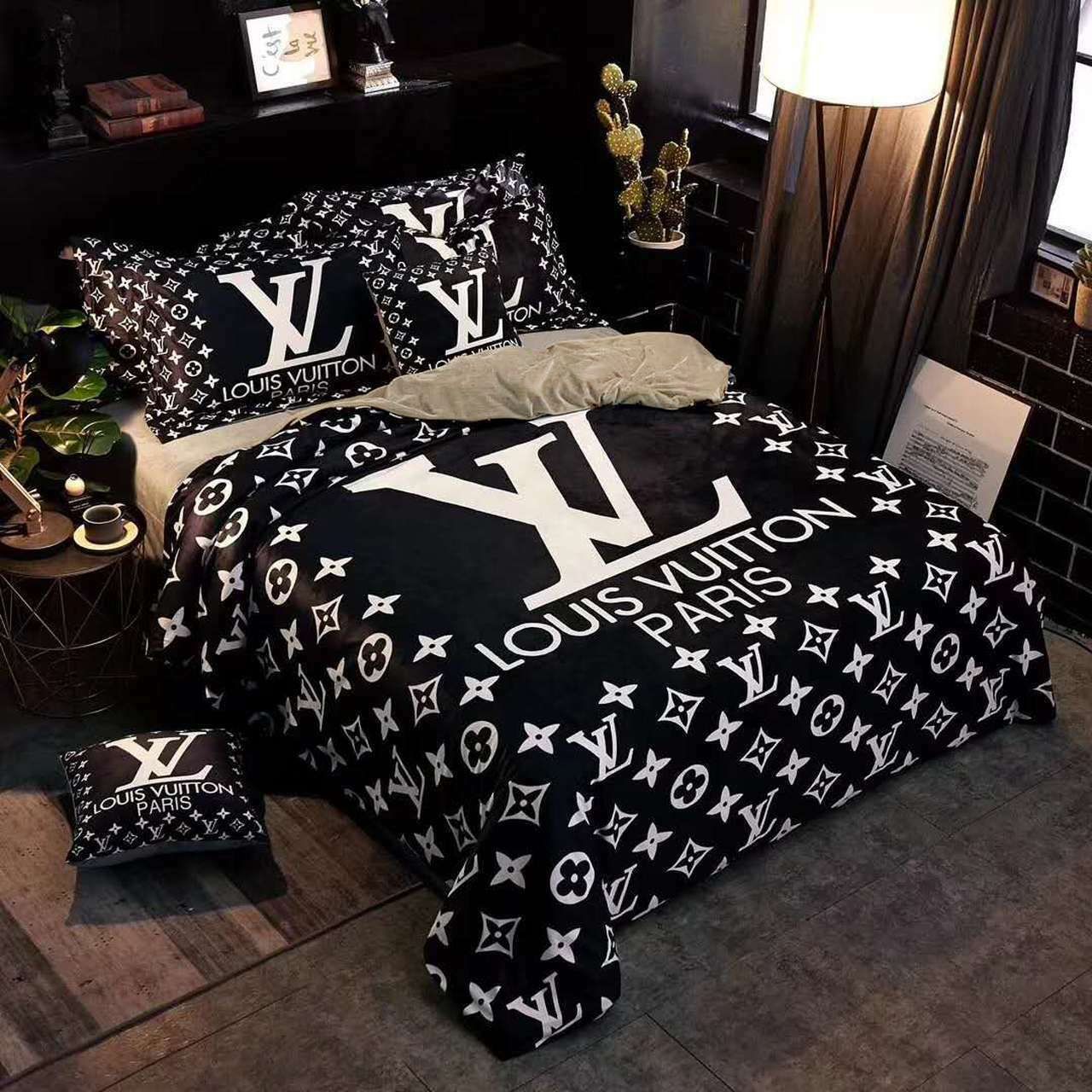 Let me show you about some luxury brand bedding set 2022 78