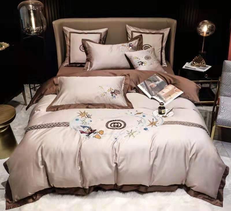 Let me show you about some luxury brand bedding set 2022 91
