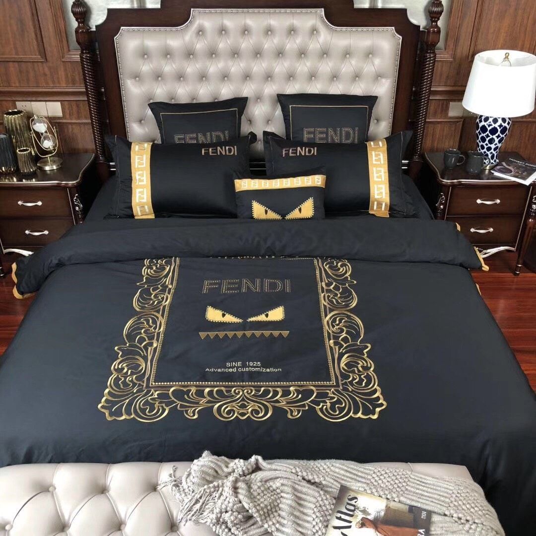 Let me show you about some luxury brand bedding set 2022 61