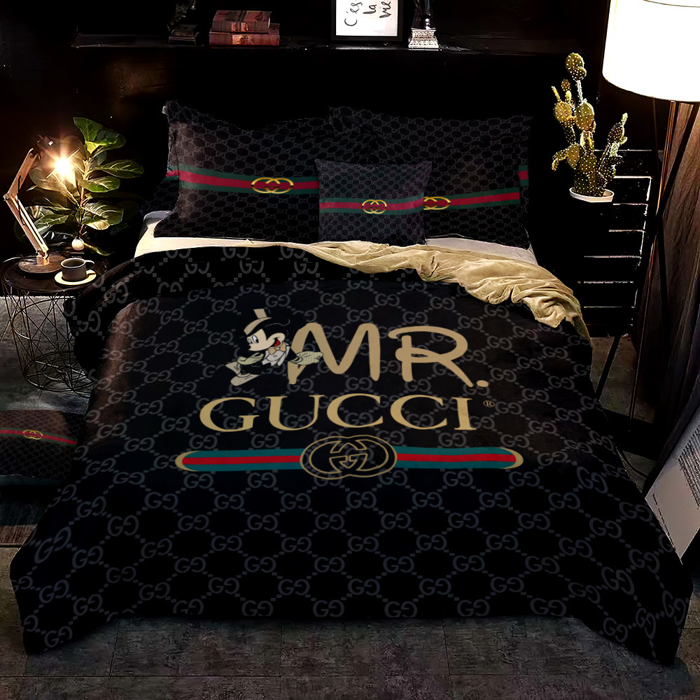 Let me show you about some luxury brand bedding set 2022 114