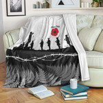 1sttheworld Blanket - New Zealand Anzac Day Silhouette Soldier Premium Blanket | 1sttheworld.co
