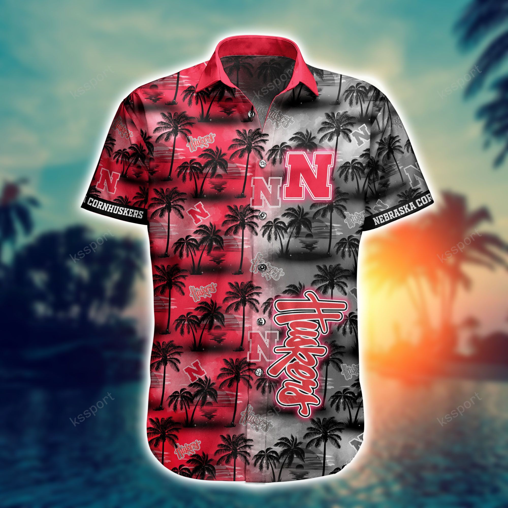 Hawaiian shirt and shorts is a great way to look stylish at a beach party 84