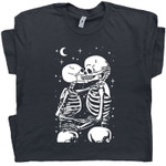 Ske.le.ton Kissing Love Never Dies Skull and Bones Cool Till Death Do Us Part Tshirt For him, her, boyfriend, girlfriend, wife, husband Valentines Day Gift