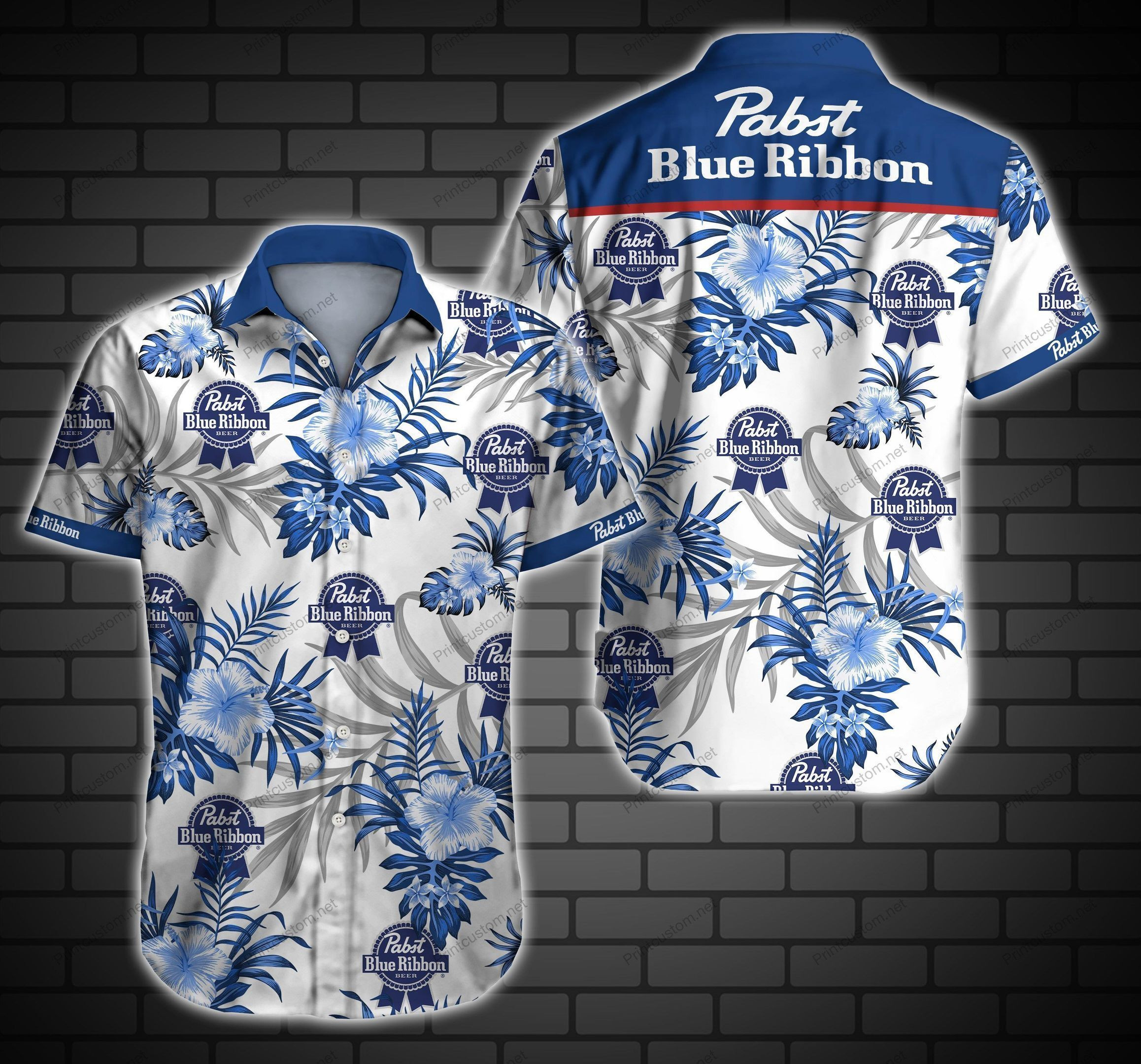 This style of Hawaiian shirt is great for the beach 327