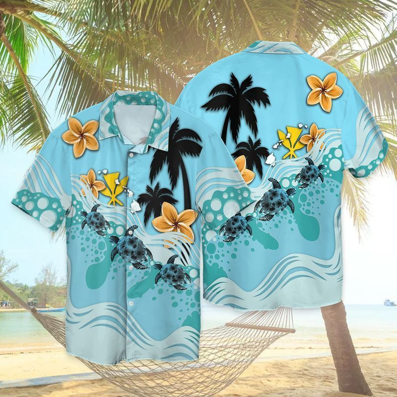 This style of Hawaiian shirt is great for the beach 133