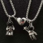 Astronaut Pendant Magnetic Heart Attracted Couple Necklaces Lover Spaceman Gift Necklace