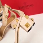 Valentino Sandal For Women #958986