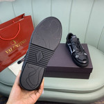 Valentino Casual Shoes For Men #950338