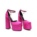 Versace Sandal For Women #958935