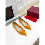 Valentino Flat Shoes For Women #909037