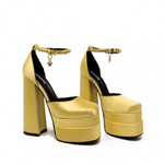 Versace Sandal For Women #958945