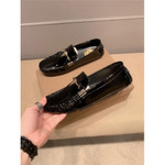 Versace Leather Shoes For Men #920646