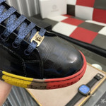 Versace Casual Shoes For Men #956553