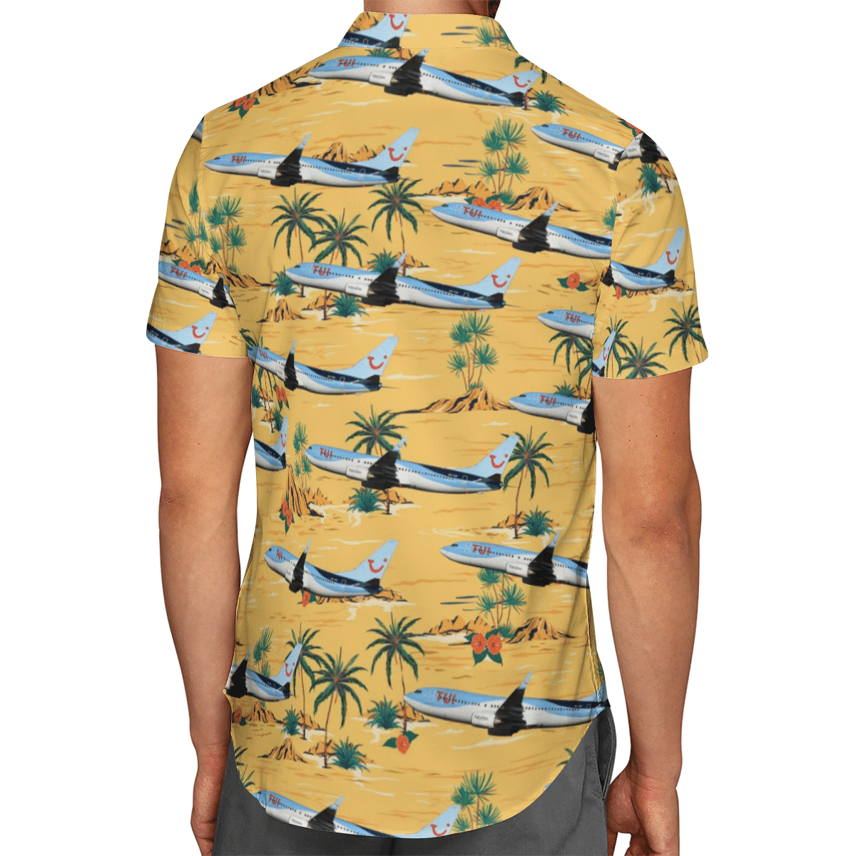 Going to the beach with a quality shirt 36