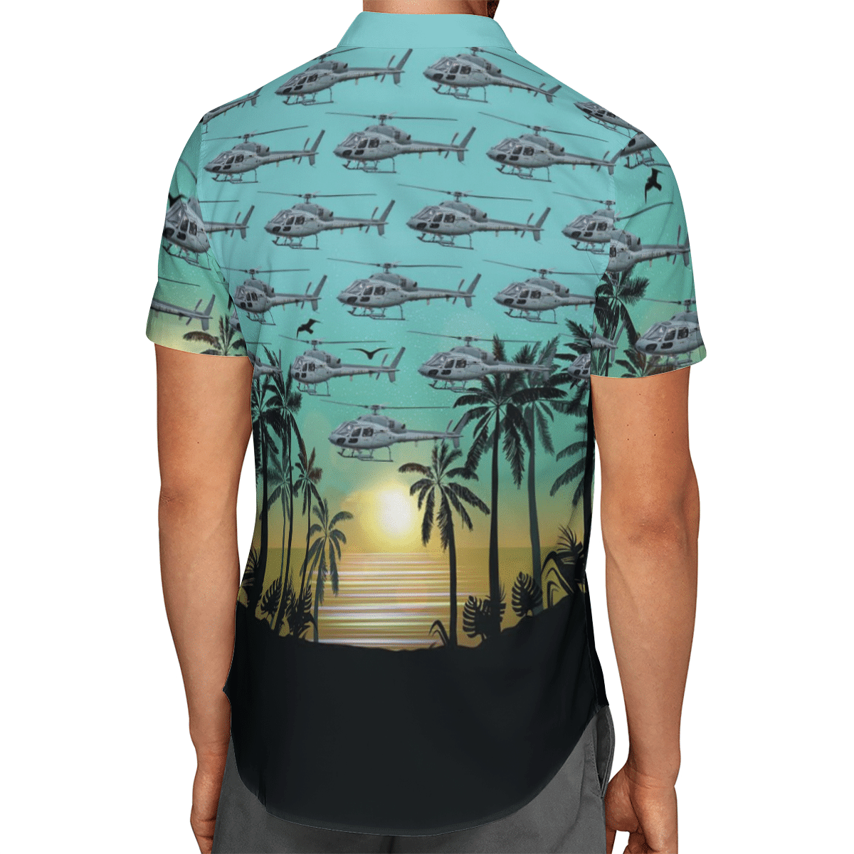 Going to the beach with a quality shirt 7