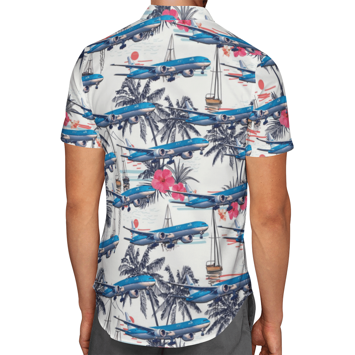 Going to the beach with a quality shirt 124