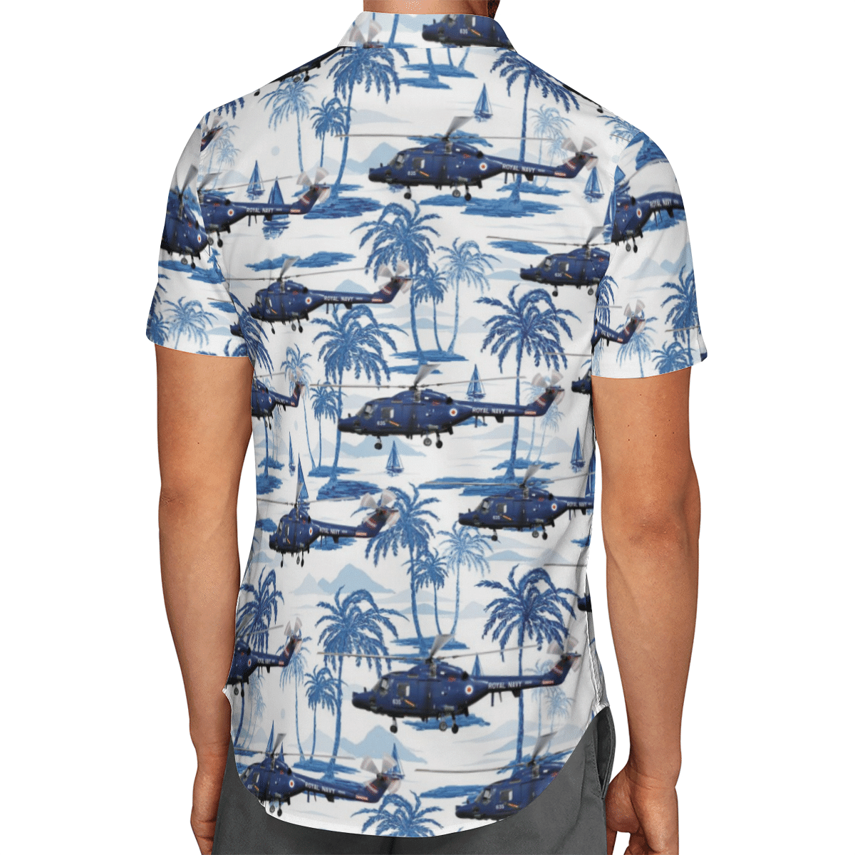 Going to the beach with a quality shirt 138