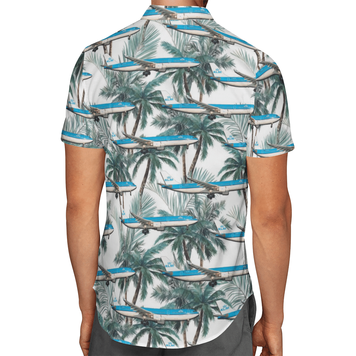Going to the beach with a quality shirt 143