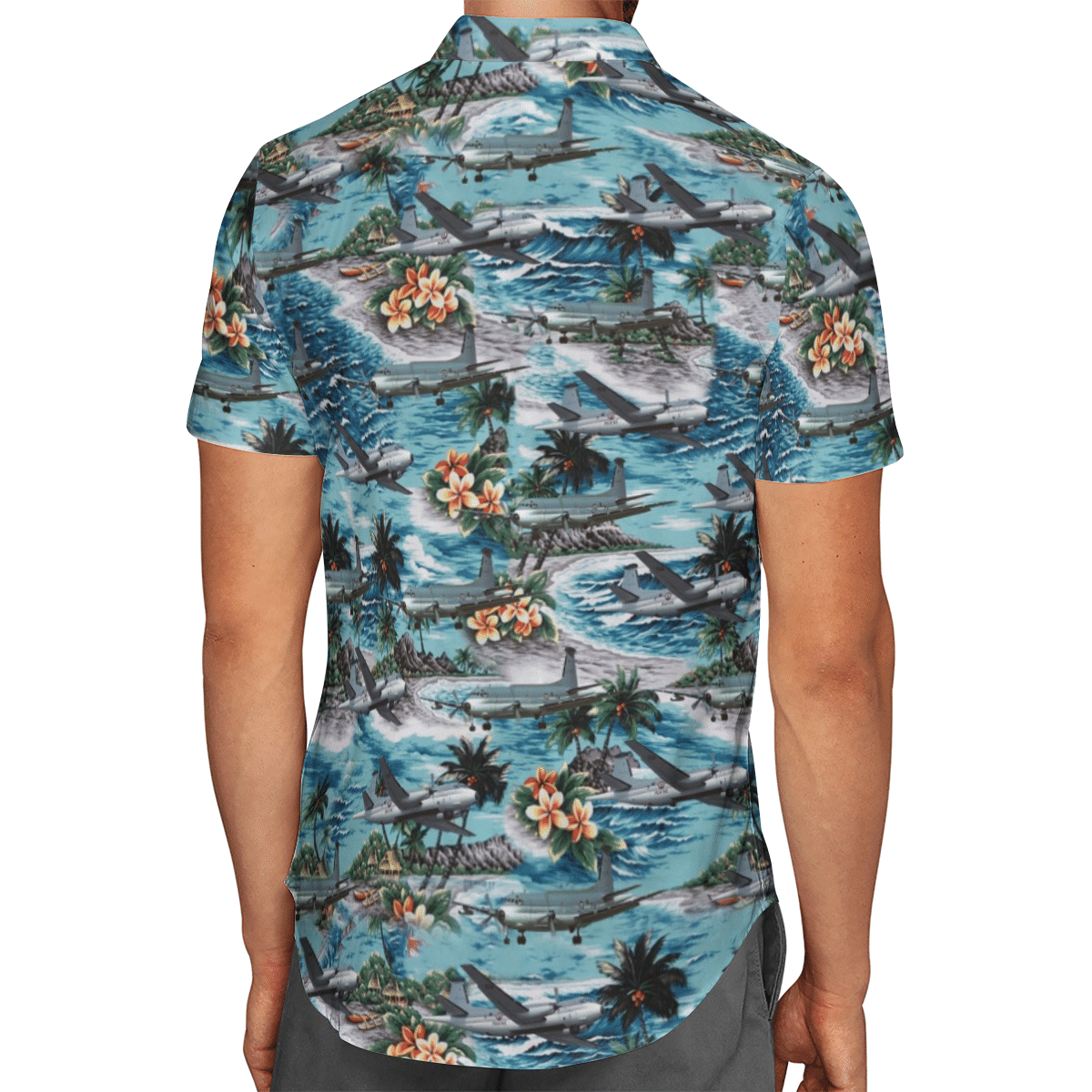 Going to the beach with a quality shirt 194