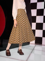 Women Allover Print Button Detail Pleated Skirt