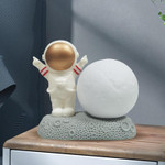 Astronaut LED Table Lamp - menzessential