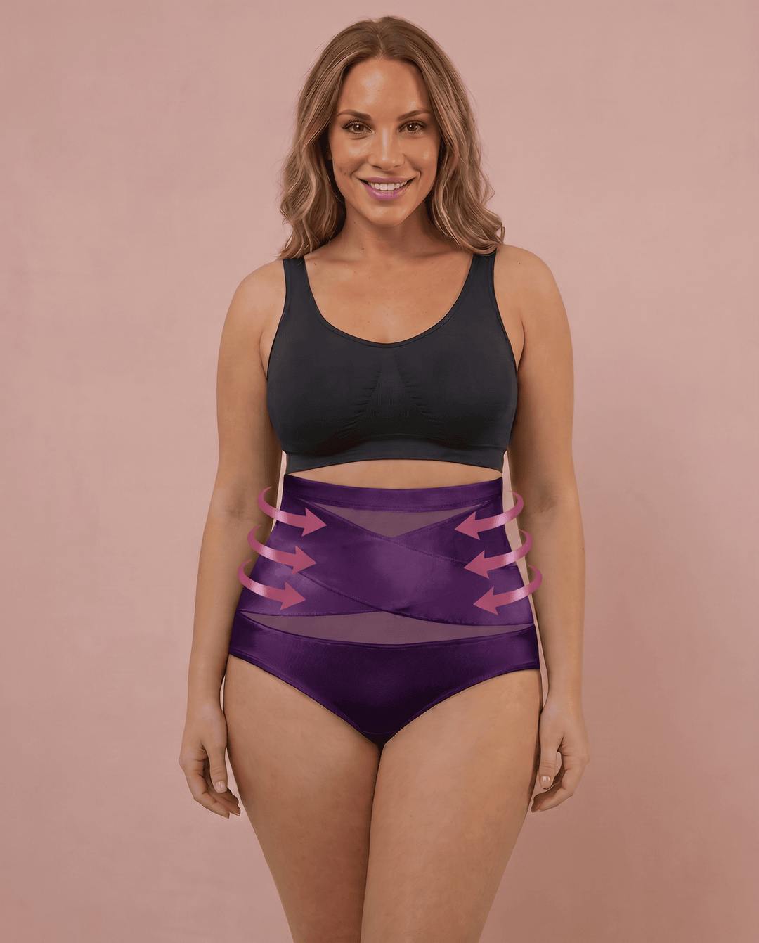Frau trägt den ILONOU 360° Shape-Slip – das Kreuzband hält Bauch und Taille rundum